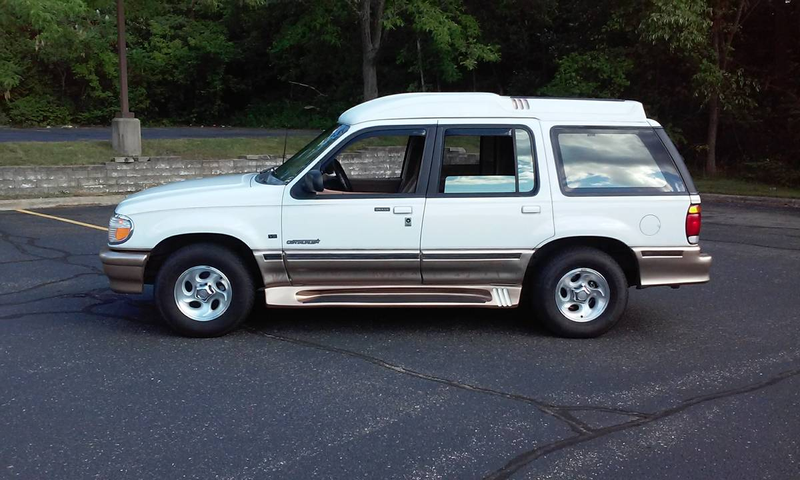 Illustration for article titled For $5,900, Would You Slip On This 1996 Ford Explorer High Top?